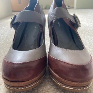 90% New Cute Leather Heels With Platform Size 7